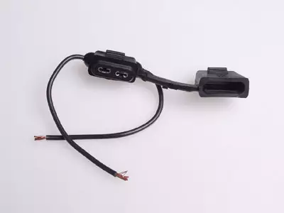 Sulakerasia GM Vesisuojalla - Rasiat ja liittimet autoon - 1557-191640 - 1