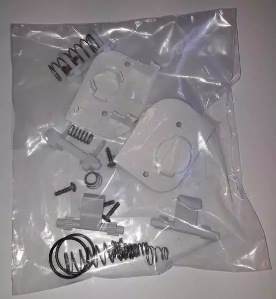 Thetford lukitusosasarja, luukut D3-5, valkoinen - Ovien, luukkujen osat - 2662680 - 1