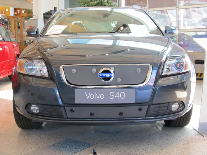 Maskisuoja Volvo S40 2010-2012, täysin avoin säleikkö - Volvo maskisuojat - TS291 - 1