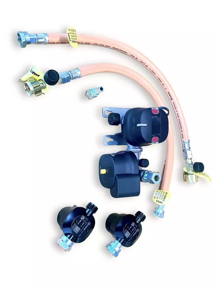 Truma Duocontrol CS kit, 30mbar, vaakasuora Säädin ja pullonvaihtaja CS 8/10mm letku 450mm - Säätimet, vaihtajat, letkut, suodattimet - 50102-01 - 1