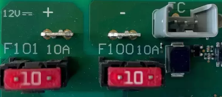 Truma sulake 10A, 10 kpl, Combi D -F- 04/2022- - Ilmakeskuslämmityksen asennustarvikkeet - 34020-01331 - 1