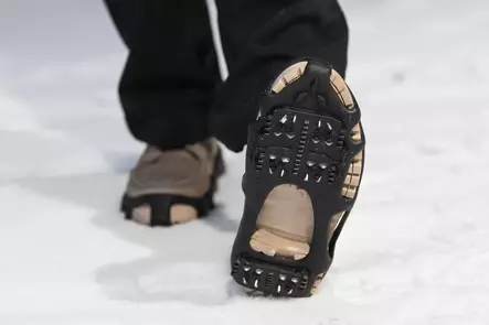 Atom Liukueste 24 nastaa S 35-38,5 - Pitoa kumiin ja nastat - 239302 - 2