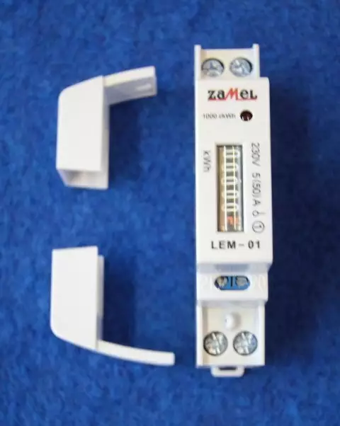 KWh-mittari, 1-vaihe, analoginen EM110 116x17,5x62mm, DIN aukkoon EM110 - Karavaanarin tärkeimmät tarvikkeet - 1000292 - 1