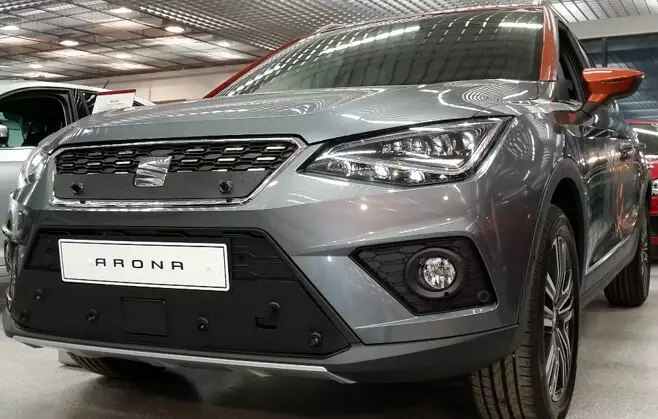 Maskisuoja Seat Arona 2018- (ei FR malleihin) - Seat maskisuojat - TS722 - 1