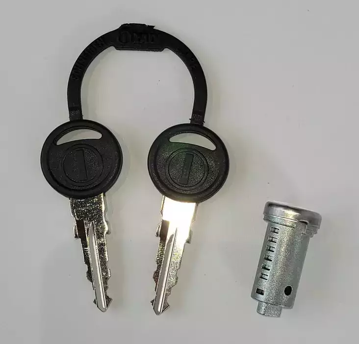 Lukkopesä+avainsarja Zadi 9003, 1 pesä, 2 avainta - Ovien, luukkujen osat - 140089003 - 1