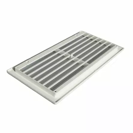 Tuuletusritilä valkoista muovia, 320 x 155mm - Asuntoauton ja -vaunun koriosat - K04-44 - 2