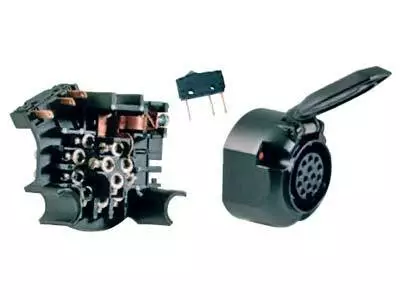 Peräkärryn pistoke 13-nap. mikrokytkin - Peräkärryn rasiat ja pistokkeet - 1553-4214 - 1