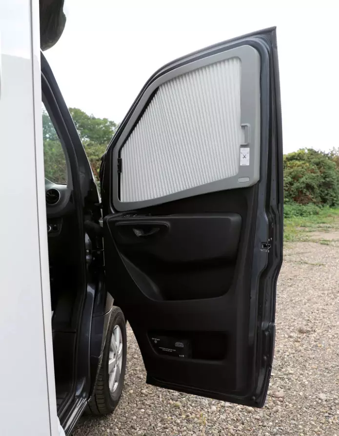 Remis sivuikkunan pimennysverho REMIfront 4, VW Crafter 2006-2016, oikea - Ikkunat ja osat - 10021024 - 1