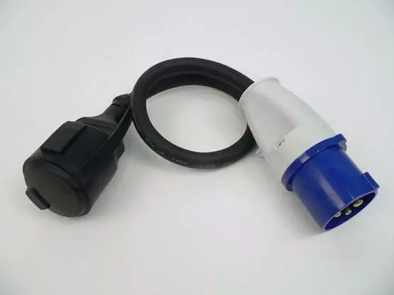 Muunnin CEE/schuko, johto 0,4m 3x2,5mm² - CEE tarvikkeet ja johdot - 1000305 - 1