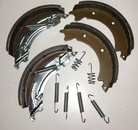 Jarrukenkäsarja Knott 200X30 2003-5 Knott jarrukenkäpari sisältää jousisarjan - Jarrukenkäsarjat peräkärryyn - 3656 - 1