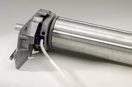 Moottori 230V Thule 9200 markiisiin hopeanvärinen jälkiasennukseen, kaukosäädin - Markiisien lisävarusteet Thule - 302686 - 1