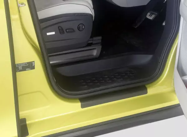 Kynnyssuoja VW ID. Buzz 22- (liukuovi vasemmalla) 3-osainen - Volkswagen takapuskurin suojat - DSP636 - 1