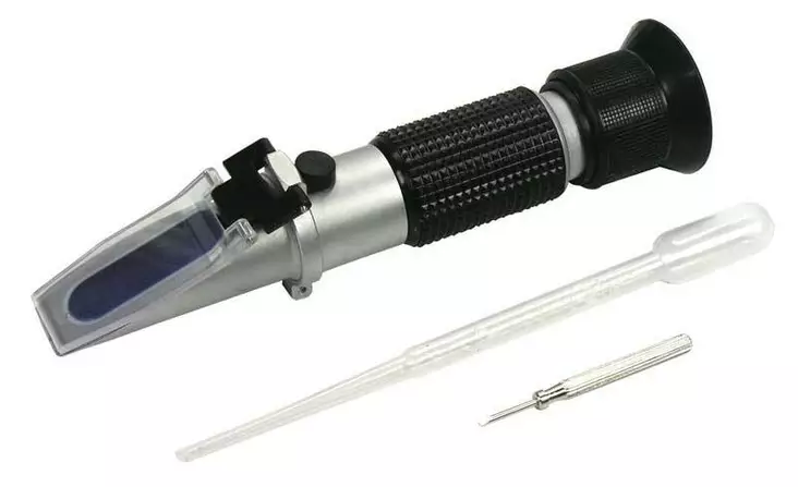 Optinen mittari akkuhapon / Ad-bluen liuoksen mittaamiseen. - Kemikaalien testaus - 290-RHAN737 - 1