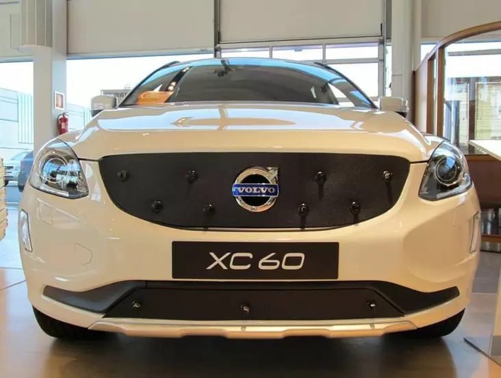 Maskisuoja Volvo XC60 2014-2017 (ei CWAB, R-design) - Volvo maskisuojat - TS428 - 1