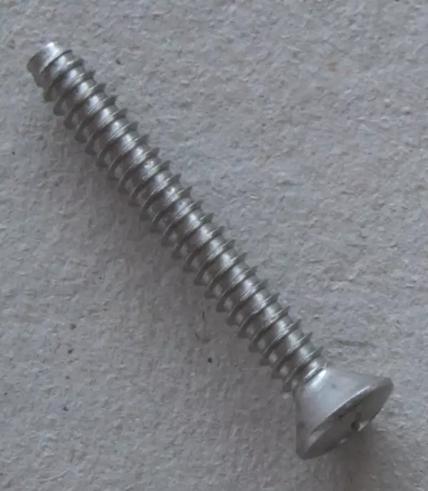 Thetford yläosan ovaalipultti EM Electra Magic, 1/4 14x2 - Kaikki Thetford kasettivessojen varaosat - 03979 - 1