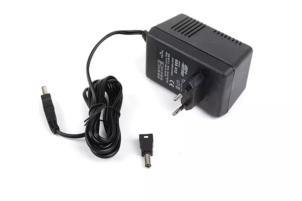 Cobra tutkasrj ohj.työkalun virtalähde - Parkkitutkat ja hälyttimet - VF-07AC0017A - 1