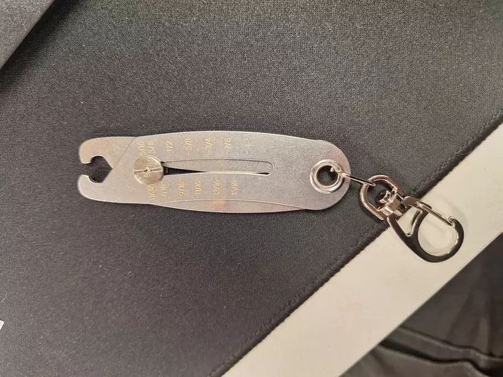 Huono taskumitta millit ja tuumat - Lahjaideat - TASKUMITTA - 1