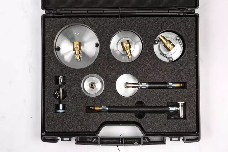 Kansisarja Japanilaiset autot 6-osaa - Jarrunesteenvaihto ja jarrujenilmaus - 288-KIT - 1